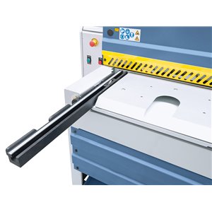 Motorische Tafelschere mit Blechauswurf nach vorne und hinten MTR 1360 x 3 mm NCC mit pneumat. Blechhochhaltevorrichtung *