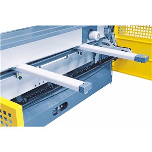 Motorische Tafelschere mit Blechauswurf nach vorne und hinten MTR 2560 x 4 mm NCC mit pneumat. Blechhochhaltevorrichtung *