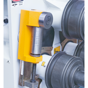 Serienmäßig ausgestattet mit manuell einstellbaren Richtrollen.