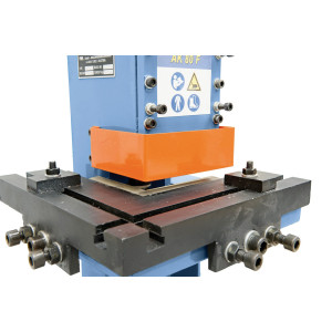 AK 80 F Bernardo Manuelle Ausklinkmaschine