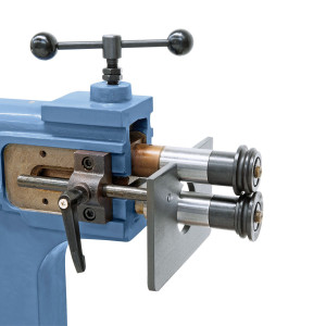 MSM 250 C Bernardo Motorische Sickenmaschine