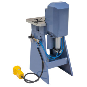 Bernardo AK 150 PT Pneumatische Ausklinkmaschine