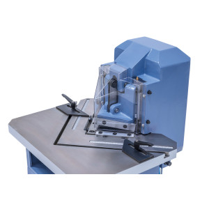 Bernardo AK 150 PT Pneumatische Ausklinkmaschine